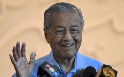 Mahathir Mohammad Blak-blakan Sebut Zionis Kendalikan Amerika