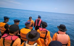 Patroli Bersama : SAR Brimob dan Basarnas  Sasar 4 Mil Teluk Bone