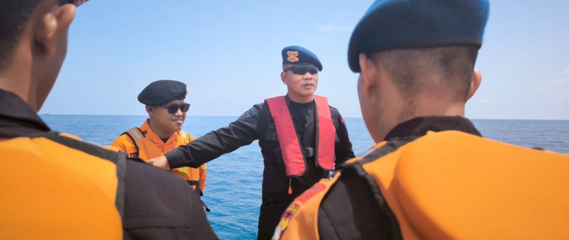 Tim SAR Batalyon C Pelopor dan Basarnas Bone melakukan Patroli Bersama, Sabtu, 30 Desember 2023. Tim SAR Batalyon C Pelopor dan Basarnas Bone melakukan Patroli Bersama, Sabtu, 30 Desember 2023.