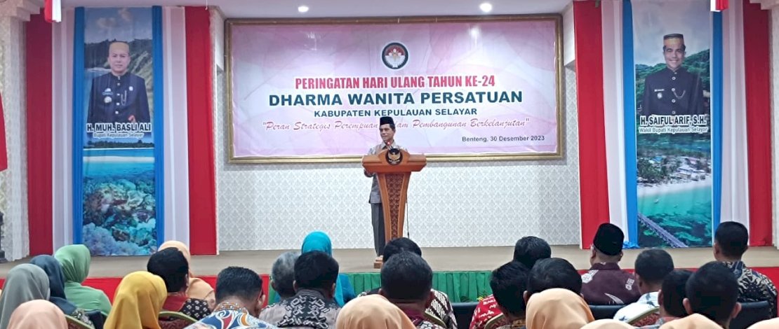Wakil Bupati Saiful Arif menghadiri peringatan HUT Dharma Wanita Persatuan, di Ruang Pola Kantor Bupati, Sabtu, 30 Desember 2023.