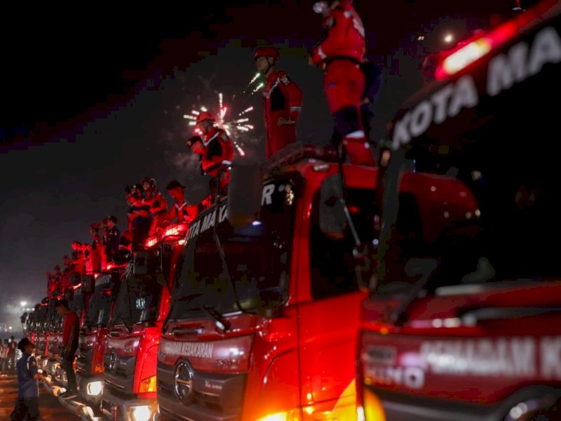 Atraksi Water Dance Meriahkan Malam Tahun Baru 2024 Kota Makassar