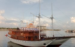 Puluhan Pejabat  Pemkot Makassar Bersiap Dilantik di Atas Phinisi