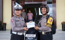 Aksi Heroik Ganjal Bus Pakai Motor, Polisi Ini Dapat Hadiah dari Kapolri 