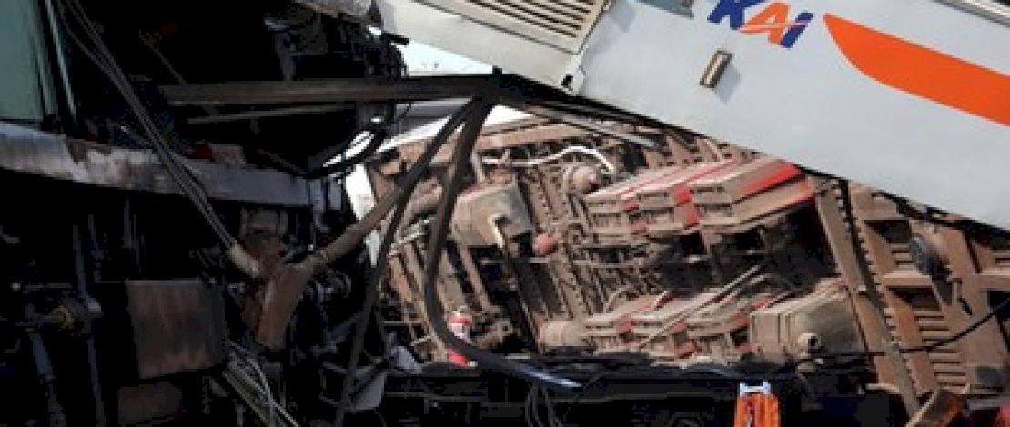 Tragedi Kecelakaan Kereta di Bandung: 3 Orang Tewas 