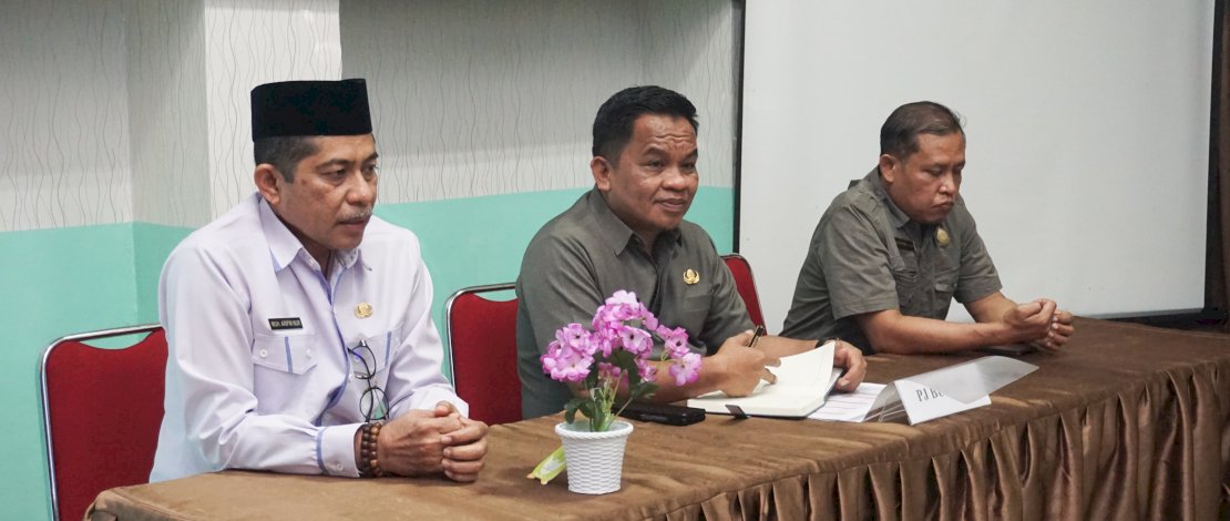 Pj Bupati Jeneponto Junaedi B, melakukan kunjungan dan silaturrahmi ke Puskesmas (PKM) Togo-Togo pada Jumat, 5 Januari 2024.