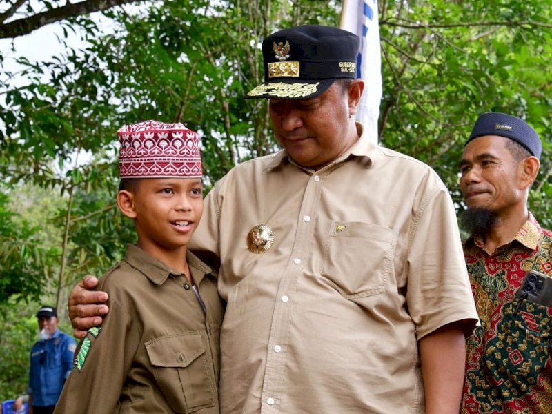 Pj Gubernur Sulsel Libatkan Santri dalam Budidaya Pisang Cavendish