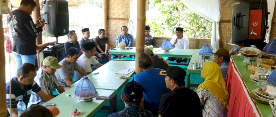 Penjabat (Pj) Bupati Jeneponto, Junaedi Bakri, saat menghadiri rapat bersama pengurus Asosiasi Pemerintah Kelurahan Seluruh Indonesia (Apkesi), Sabtu, 6 Januari 2024.