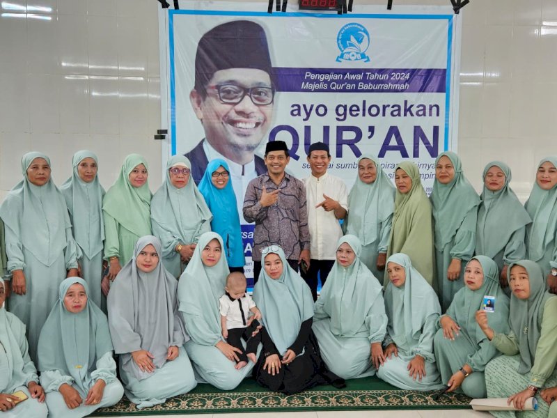 Muhammad Taslim Gelorakan Cinta Alqur'an Bersama Majelis Taklim Baburrahmah Maros 