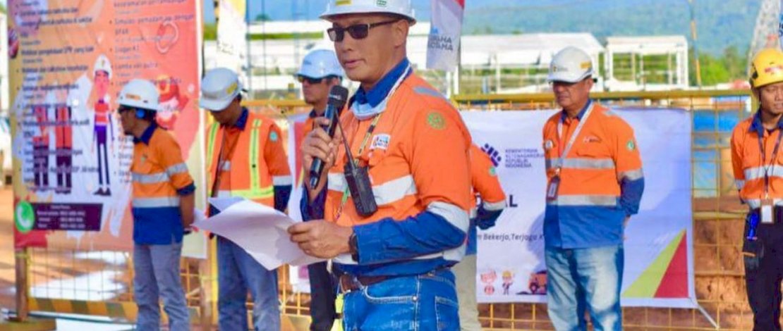 Bertempat di Area Smelter Merah Putih milik Ceria di Kecamatan Wolo, Kolaka, Sulawesi Tenggara, Ceria mengadakan apel siaga yang diikuti oleh puluhan pekerja dan perwakilan mitra kerja dari Ceria. Bertempat di Area Smelter Merah Putih milik Ceria di Kecamatan Wolo, Kolaka, Sulawesi Tenggara, Ceria mengadakan apel siaga yang diikuti oleh puluhan pekerja dan perwakilan mitra kerja dari Ceria.