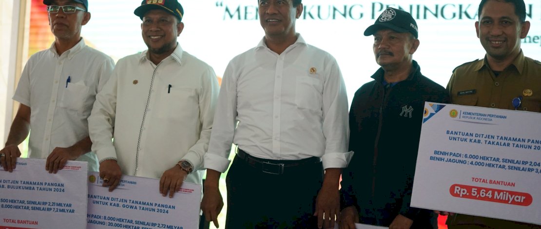 Mentan Amran Sulaiman pada acara Gerakan Percepatan Tanam Padi di Desa Kayu Loe Timur, Kecamatan Turatea, Kabupaten Jeneponto, Sulsel, Selasa, 16 Januari 2024. Mentan Amran Sulaiman pada acara Gerakan Percepatan Tanam Padi di Desa Kayu Loe Timur, Kecamatan Turatea, Kabupaten Jeneponto, Sulsel, Selasa, 16 Januari 2024.