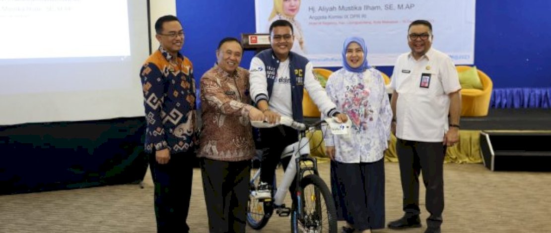Perwakilan BKKBN Sulawesi Selatan bersama mitra kerjanya, Komisi IX DPR RI telah melaksanakan Sosialisasi Advokasi dan KIE Pencegahan Stunting dari Hulu, di Hotel M Regency, Kecamatan Ujungpandang, Kota Makassar, Jumat, 15 Desember 2023. Perwakilan BKKBN Sulawesi Selatan bersama mitra kerjanya, Komisi IX DPR RI telah melaksanakan Sosialisasi Advokasi dan KIE Pencegahan Stunting dari Hulu, di Hotel M Regency, Kecamatan Ujungpandang, Kota Makassar, Jumat, 15 Desember 2023.