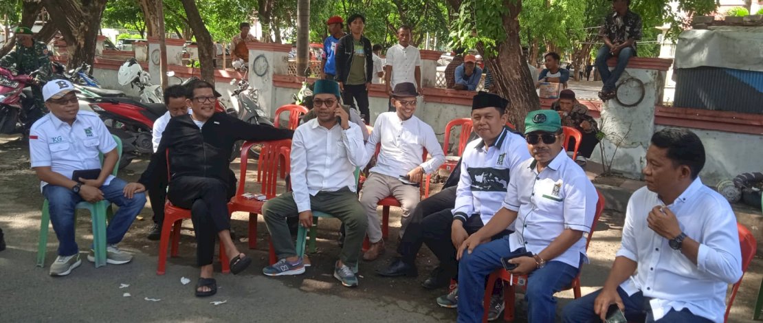 Calon Legislatif (Caleg) DPRD Sulsel, Bahtiar, mendapat arahan serta sinyal dukungan dari Azhar Arsyad selaku Ketua Dewan Pimpinan Wilayah (DPW) Partai Kebangkitan Bangsa (PKB) Sulsel. Calon Legislatif (Caleg) DPRD Sulsel, Bahtiar, mendapat arahan serta sinyal dukungan dari Azhar Arsyad selaku Ketua Dewan Pimpinan Wilayah (DPW) Partai Kebangkitan Bangsa (PKB) Sulsel.