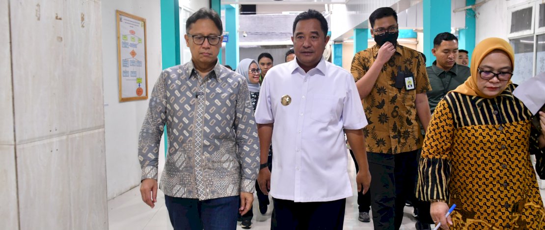 Menteri Kesehatan Budi Gunadi Sadikin bersama Penjabat Gubernur Sulsel Bahtiar Baharuddin, Sabtu, 20 Januari 2024, melakukan kunjungan ke tiga rumah sakit milik pemerintah.