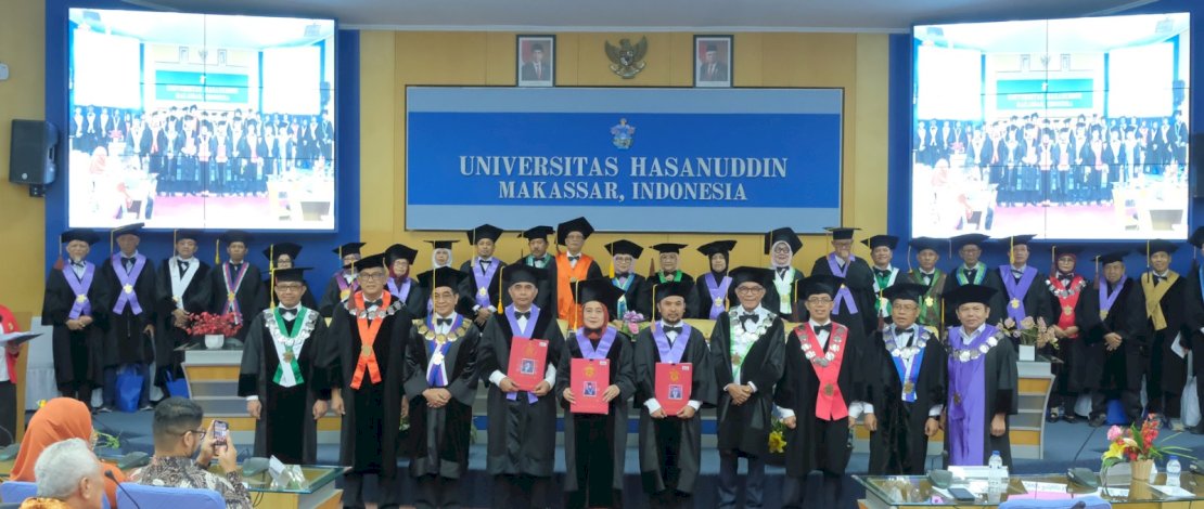 Unhas Kembali Kukuhkan 3 Guru Besar Baru di Fakultas Kesehatan Masyarakat