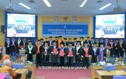 Unhas Kembali Kukuhkan 3 Guru Besar Baru di Fakultas Kesehatan Masyarakat