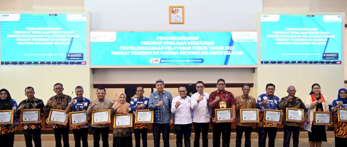 Pj Sekprov Sulsel Andi Muhammad Arsjad, mengapresiasi 16 kabupaten kota yang masuk zona hijau untuk Penilaian Kepatuhan Penyelenggaraan Pelayanan Publik Tahun 2023.