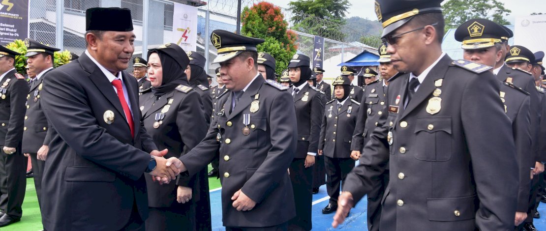 Pj Gubernur Sulsel, Bahtiar Baharuddin, menghadiri peringatan Hari Bhakti Imigrasi Ke-74 Tingkat Provinsi Sulsel, di Lembaga Pemasyarakatan Kelas II A Palopo, Kota Palopo, Jumat, 26 Januari 2024. Pj Gubernur Sulsel, Bahtiar Baharuddin, menghadiri peringatan Hari Bhakti Imigrasi Ke-74 Tingkat Provinsi Sulsel, di Lembaga Pemasyarakatan Kelas II A Palopo, Kota Palopo, Jumat, 26 Januari 2024.
