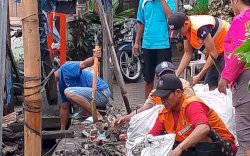 Lurah Gaddong Pimpin Kerja Bakti di RW 5  Demi Cegah Banjir