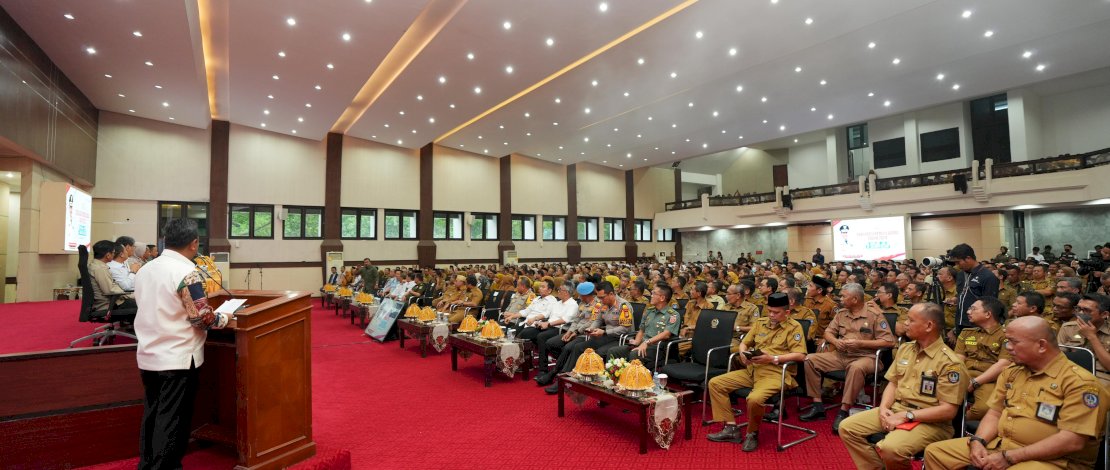 Deklarasi Bersama, Pj Gubernur Bahtiar Harap Ketua OSIS se Sulsel Jadi Pelopor Pemilu Damai Deklarasi Bersama, Pj Gubernur Bahtiar Harap Ketua OSIS se Sulsel Jadi Pelopor Pemilu Damai