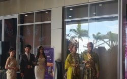 Rizcky De Keizer dan Istri Jadi Model Fashion Show di DWE 2024 The Rinra Makassar
