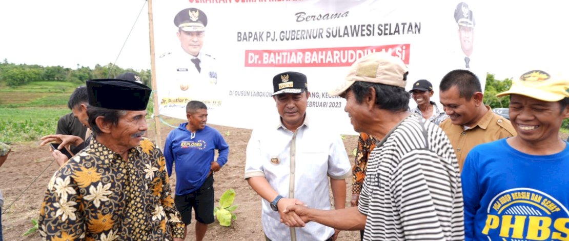 Pj Gubernur Sulsel Ajak Petani dan Peternak Manfaatkan Fasilitas KUR Pj Gubernur Sulsel Ajak Petani dan Peternak Manfaatkan Fasilitas KUR