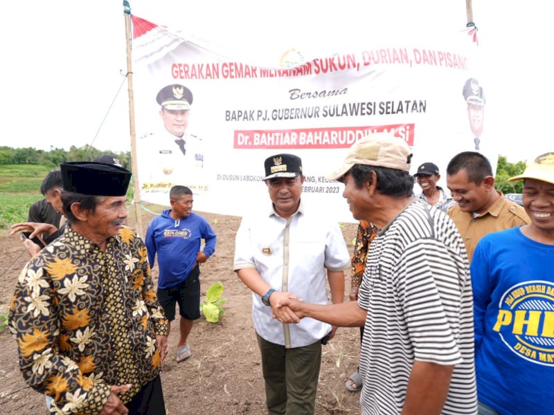 Pj Gubernur Sulsel Ajak Petani dan Peternak Manfaatkan Fasilitas KUR