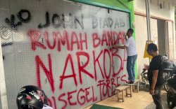 Forbes Anti Narkoba Segel Rumah Terduga Bandar Koko John
