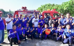 Bunyi Sirine Tandai Penyerahan Satu Unit Damkar ke Pemkab Wajo