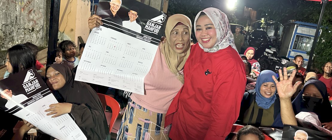 Andi Tenri Uji 'SatSet' Ketuk Rumah Warga Kenalkan Program Ganjar - Mahfud Andi Tenri Uji 'SatSet' Ketuk Rumah Warga Kenalkan Program Ganjar - Mahfud