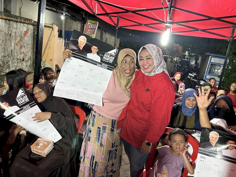 Andi Tenri Uji 'SatSet' Ketuk Rumah Warga Kenalkan Program Ganjar - Mahfud 