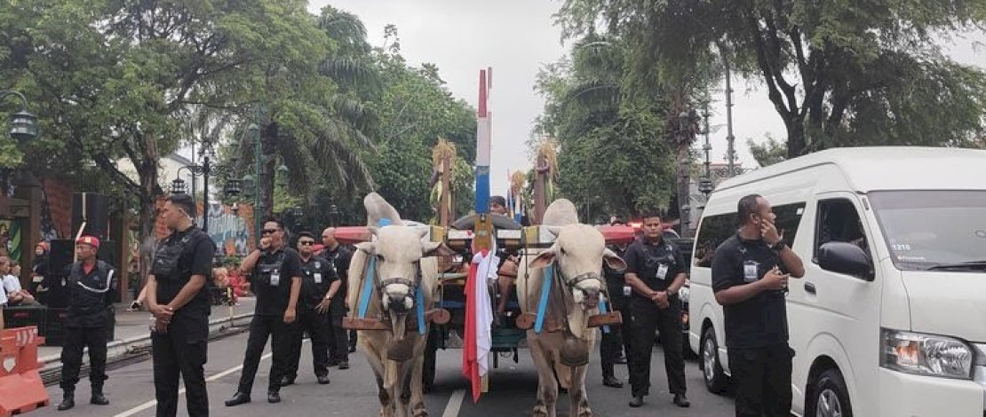 Salah satu dari 21 unit gerobak sapi yang dihadirkan dalam kampanye Akbar Paslon Ganjar-Mahfud di Solo, Sabtu 10 Februari 2024 Salah satu dari 21 unit gerobak sapi yang dihadirkan dalam kampanye Akbar Paslon Ganjar-Mahfud di Solo, Sabtu 10 Februari 2024