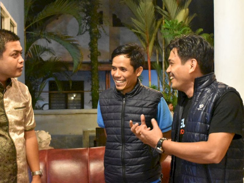 Rival di Kontestasi Pileg DPR RI, Dua Caleg Ini Tetap 'Mesra'  Saat Bertemu