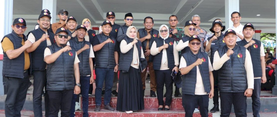 Apel Siaga Pengawasan Masa Tenang Pemungutan dan Penghitungan Suara, dalam rangka Pemilihan Umum Serentak Tahun 2024, yang berlangsung di Lapangan Passamaturukang Kabupaten Jeneponto, Sabtu, 10 Februari 2024. Apel Siaga Pengawasan Masa Tenang Pemungutan dan Penghitungan Suara, dalam rangka Pemilihan Umum Serentak Tahun 2024, yang berlangsung di Lapangan Passamaturukang Kabupaten Jeneponto, Sabtu, 10 Februari 2024.