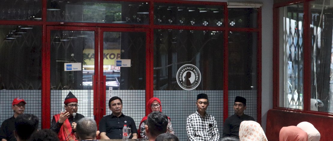 Sekitar 1.000 relawan Temannya RPG (Rudy Pieter Goni) berkumpul untuk melakukan doa bersama setelah kampanye door to door, Sabtu, 10 Februari 2024.