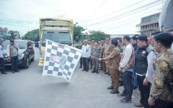 Pj Bupati Jeneponto Lepas Secara Simbolis Puluhan Truk Pengangkut Logistik Pemilu di 11 Kecamatan