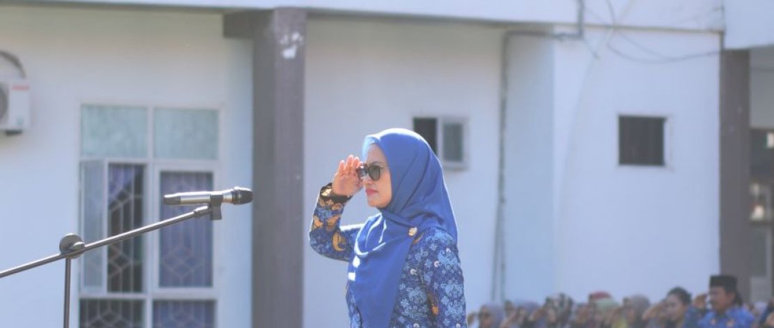 Bupati Luwu Utara, Indah Putri Indriani, saat menjadi Inspektur Upacara Hari Kesadaran Nasional (HKN), Senin, 19 Desember 2024, di Lapangan Upacara Kantor Bupati yang juga diikuti oleh Forkopimda.