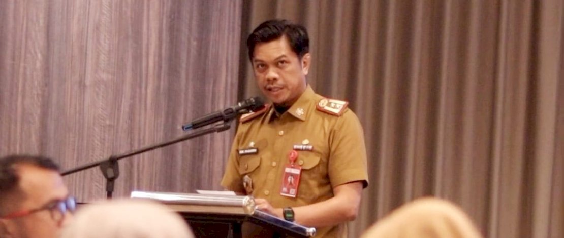 PJ Sekda Kota Makassar, Firman Hamid Pagarra membuka resmi Forum Perangkat Daerah Dinas Pemberdayaan Perempuan dan Perlindungan Anak (DP3A), di Hotel Melia, Selasa (20/02/2024). 
