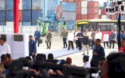 Presiden Jokowi Didampingi 3 Menteri Naik Teman Bus ke Lokasi Peresmian MNP