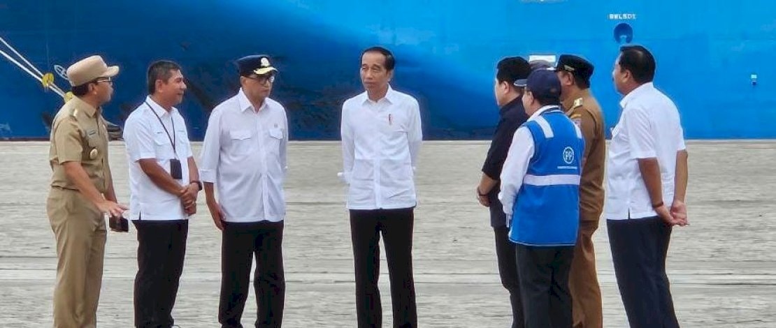 Presiden Joko Widodo mengusulkan agar pelabuhan lama Makassar, Soekarno Hatta menjadi pusat Kota Makassar.