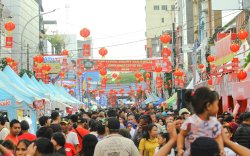 Festival Jappa Jokka Cap Go Meh di Makassar Memukau: Barongsai Bergoyang, Angpao Berhamburan, dan Kuliner Meriah