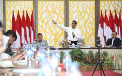 Kabar Baik untuk Petani, Mentan Amran Pastikan Presiden Setujui Diskon Pupuk Subsidi 40 Persen