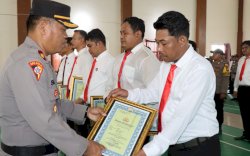 Berdedikasi, 16 Polisi di Gowa Diganjar Penghargaan