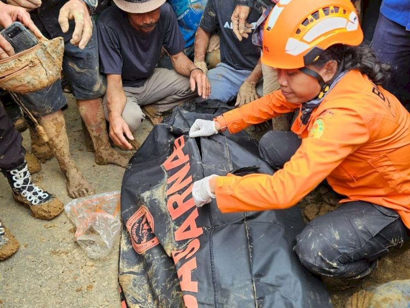 Korban Longsor Bastem Luwu Bertambah Satu Orang 