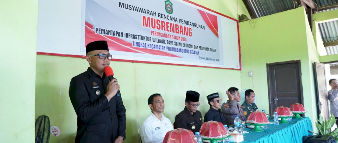 Pj Bupati Takalar, Setiawan Aswad, turut menghadiri Musyawarah Perencanaan Pembangunan (Musrembang) di Kantor Camat Polongbangkeng Selatan, Rabu, 28 Februari 2024.