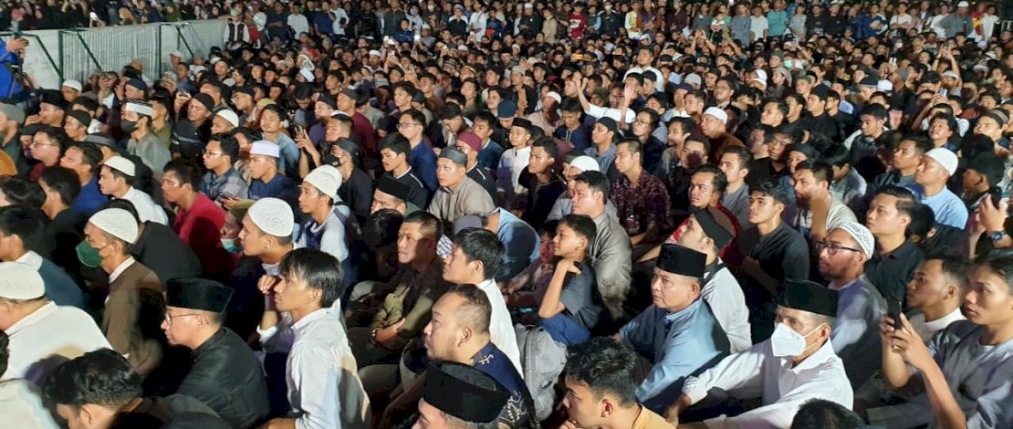 Tabligh Akbar Ustaz Khalid Basalamah di Karebosi Dipadati Ribuan Jamaah