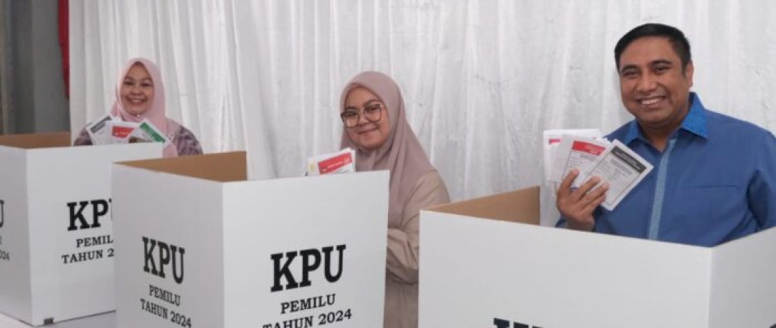 Memilih TPS 12 Turikale, Chaidir Syam Ajak Warga Jangan Golput Memilih TPS 12 Turikale, Chaidir Syam Ajak Warga Jangan Golput