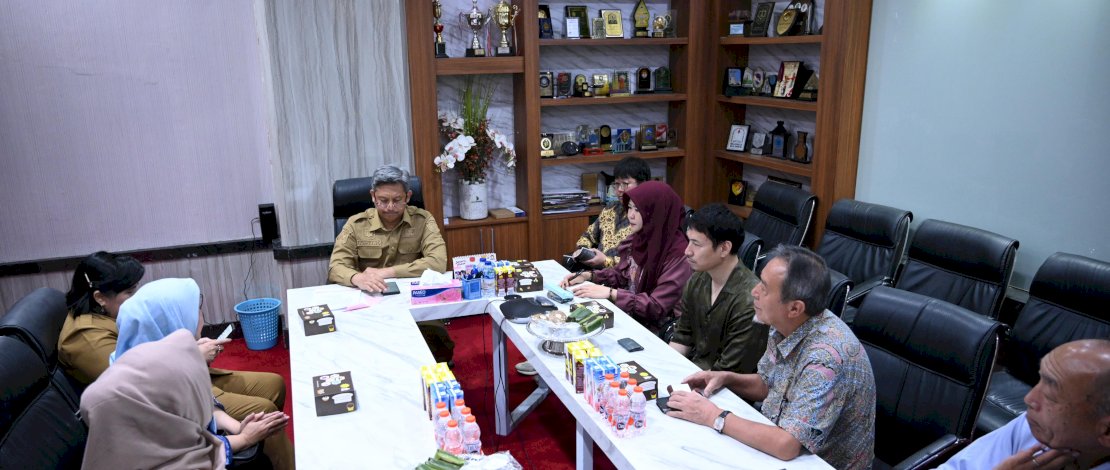 Plh Sekretaris Daerah Provinsi Sulawesi Selatan, Andi Muhammad Arsjad menerima kunjungan perusahaan asal Jepang, Morinitsu Industry Co., Ltd dan PT Awina Sinergi International, di ruang kerjanya, Selasa, 5 Maret 2024. Plh Sekretaris Daerah Provinsi Sulawesi Selatan, Andi Muhammad Arsjad menerima kunjungan perusahaan asal Jepang, Morinitsu Industry Co., Ltd dan PT Awina Sinergi International, di ruang kerjanya, Selasa, 5 Maret 2024.