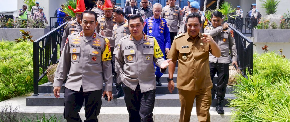 Kabaharkam Polri Komjen Mohammad Fadil Imran saat melakukan kunjungan kerja ke Sulsel.