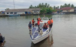 Timsar Brimob Bone Lakukan Pencarian Terhadap Nelayan Hilang di Sinjai