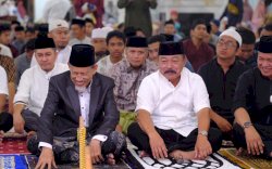 Tarawih Pertama Bersama Masyarakat, Wabup Gowa Sebut Momentum Tingkatkan Kebersamaan 